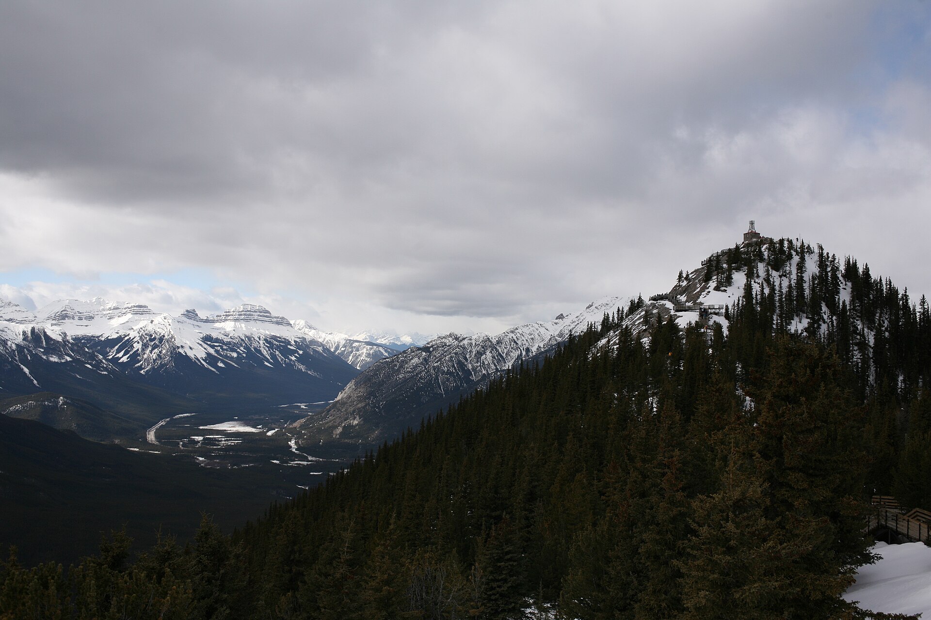 West along the Bow Valley from the Sulphur Mountain ridge.